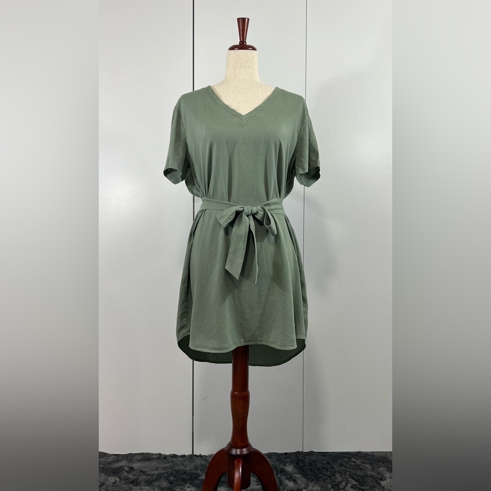 Cloth & Stone olive color v-neck T-shirt dress